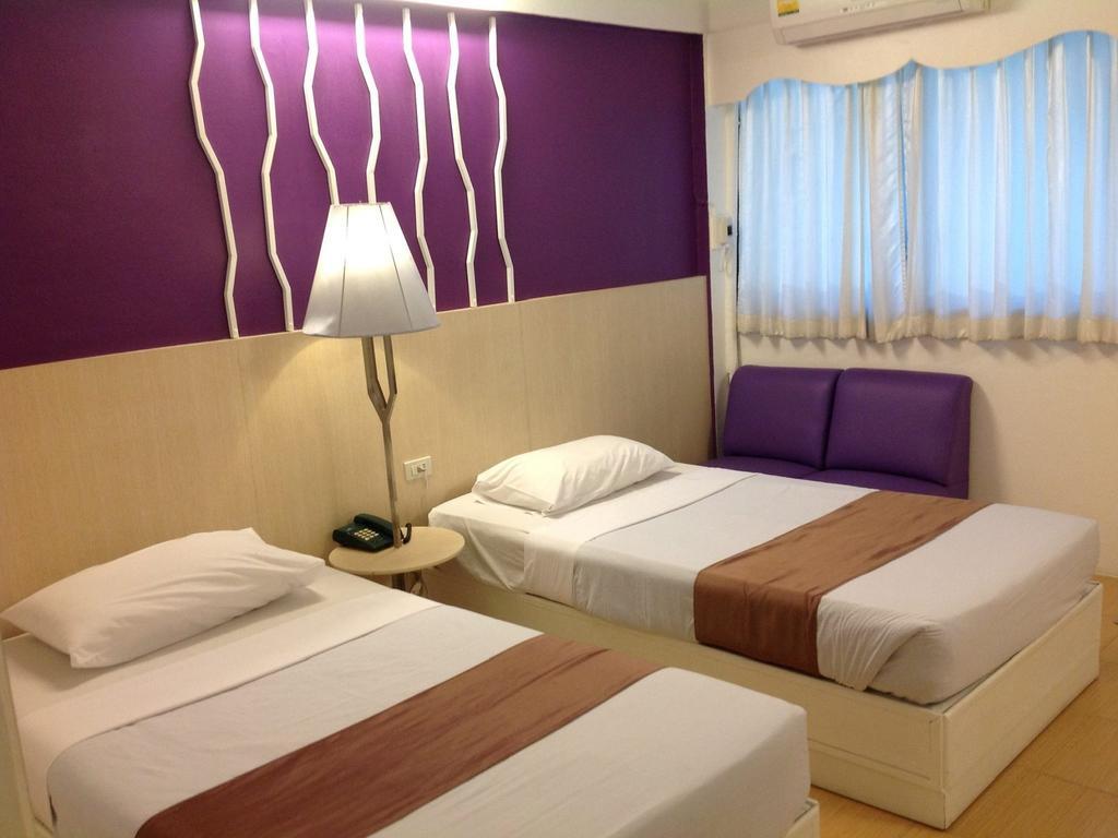 Highway Hotel Chiang Mai Rom bilde